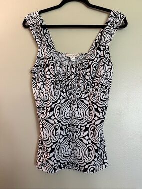 White House Black Market WHBM Black & White Damask Print Tank Top Size Medium